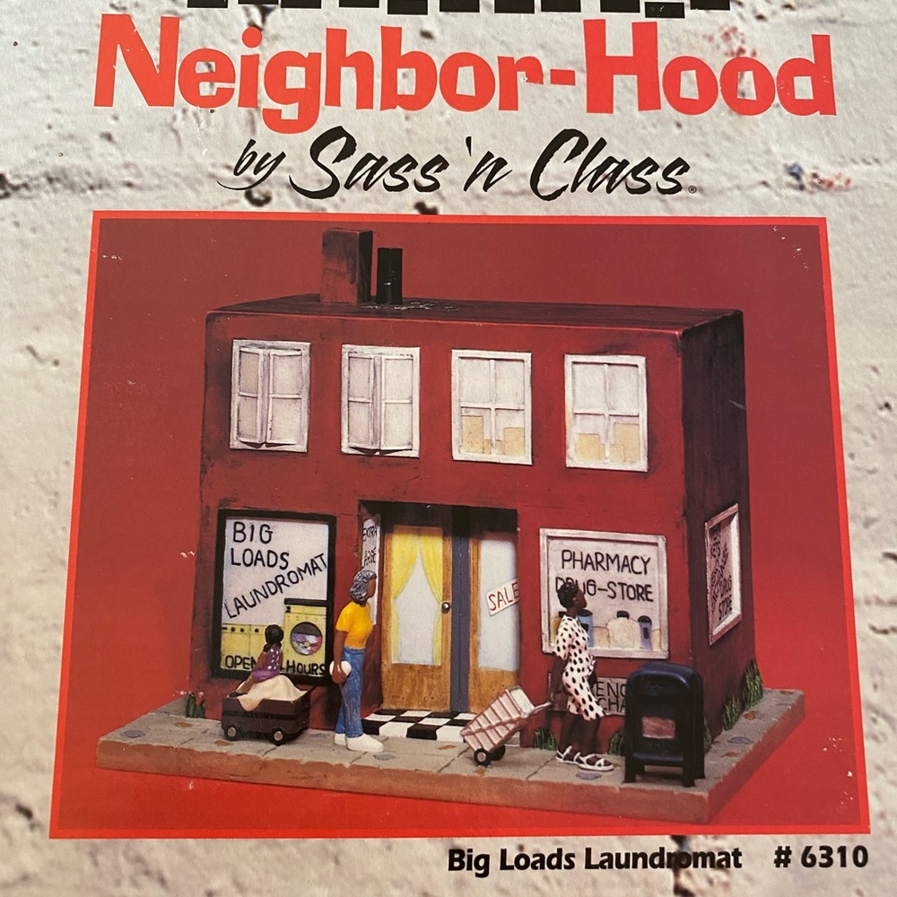 Annie Lee’s Neighbor-Hood by Sass ‘N Class Big Loads Laundromat Item #6310 NIB